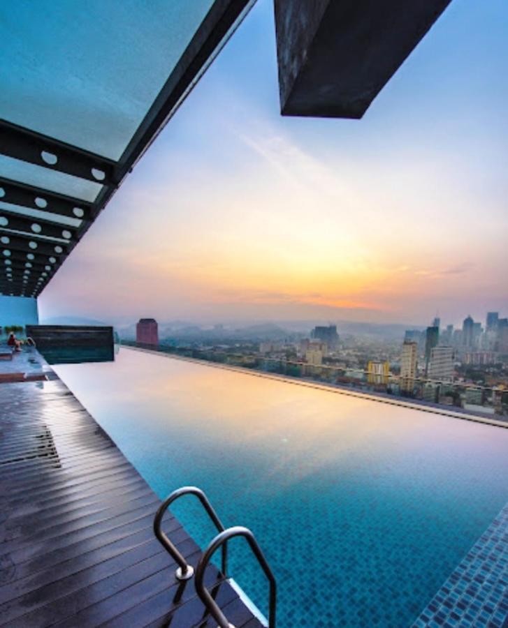 Regalia Skypool Klcc Albergue Kuala Lumpur Exterior foto